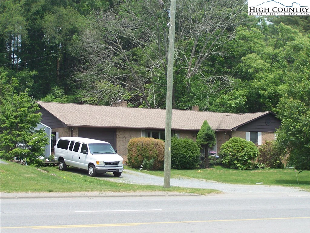 Image number 1 for the current listing
