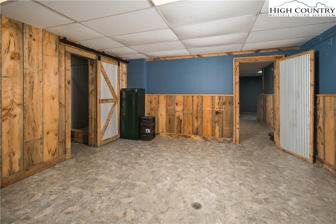 Image number 12 for the current listing