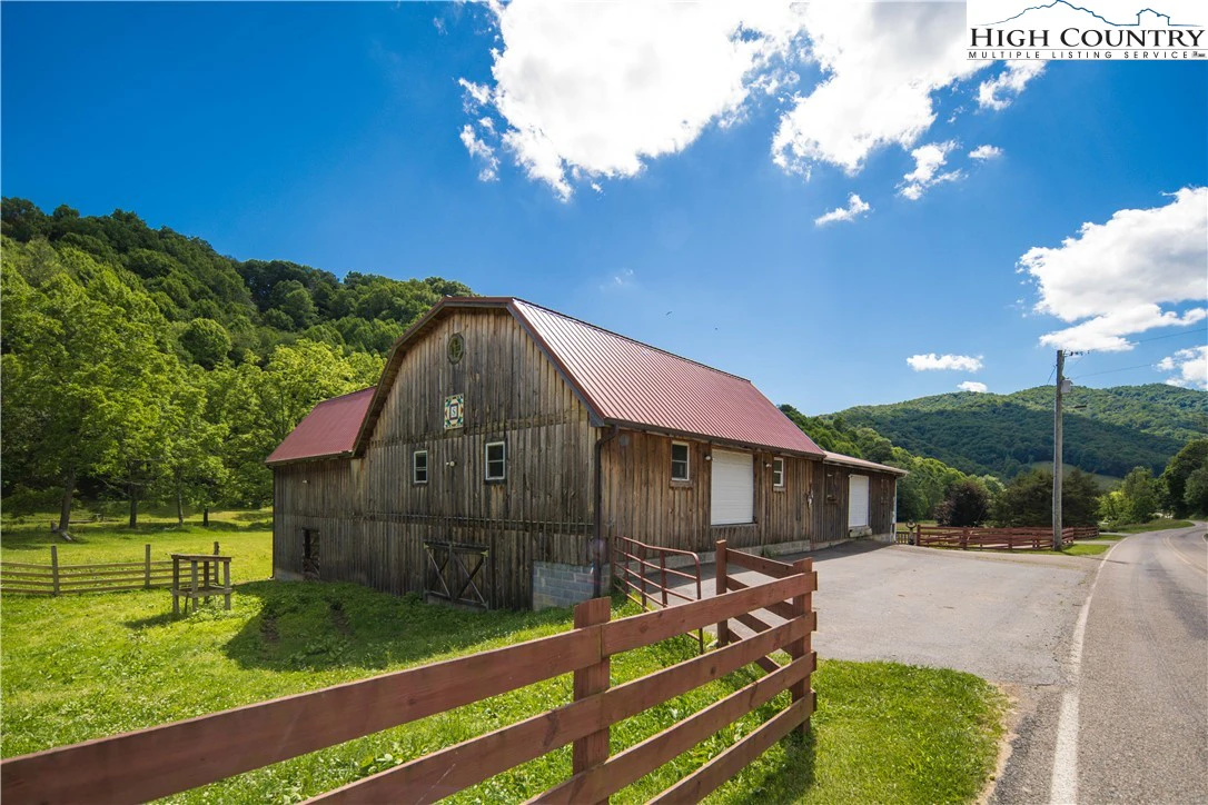 Image number 16 for the current listing