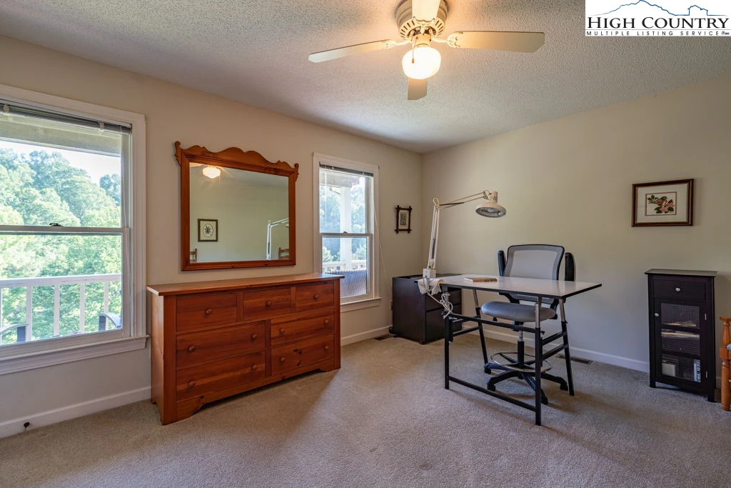 Image number 11 for the current listing