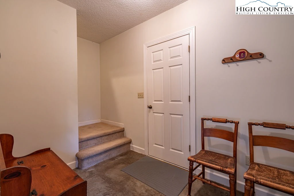 Image number 7 for the current listing
