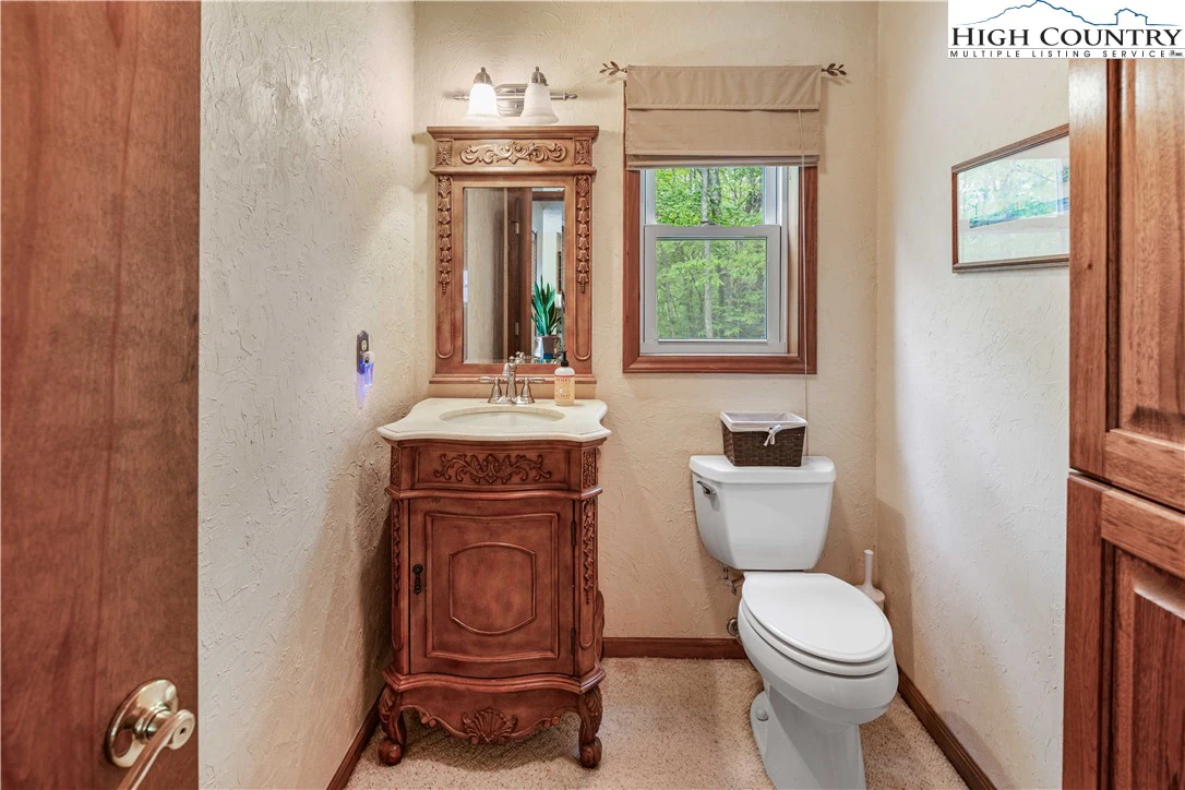 Image number 12 for the current listing