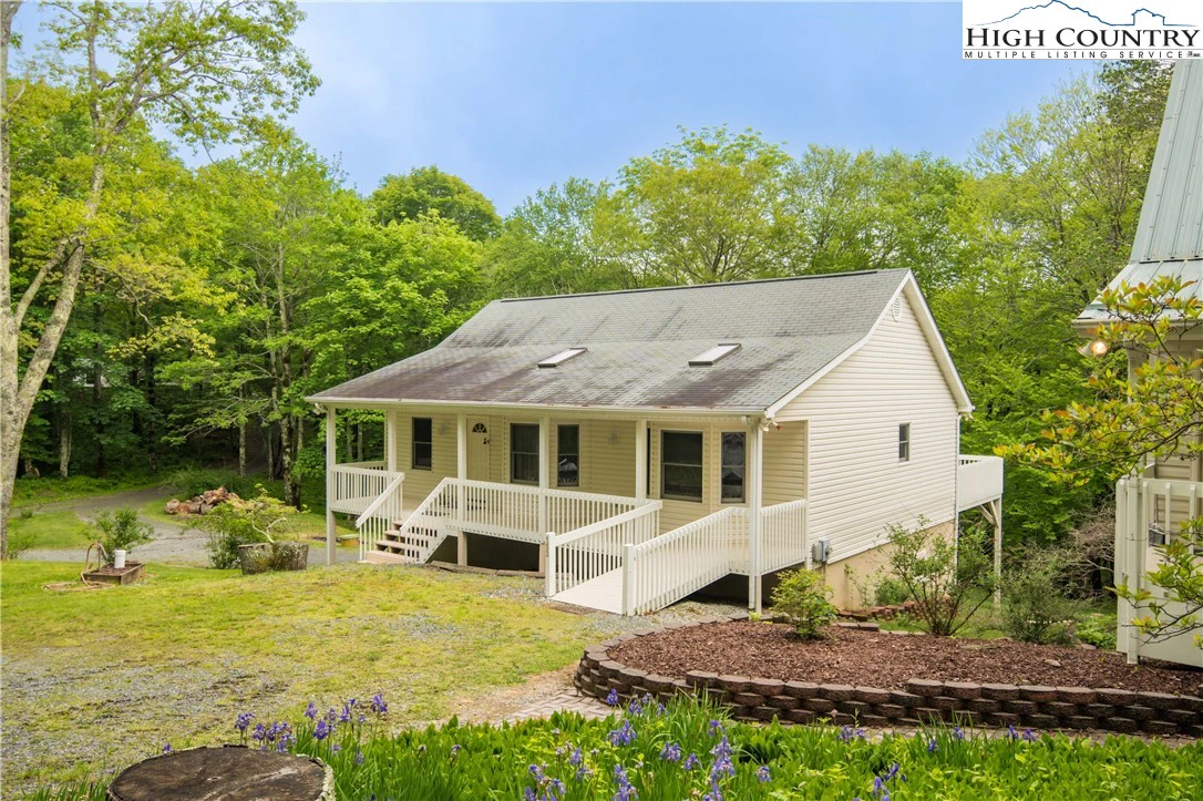 Image number 9 for the current listing