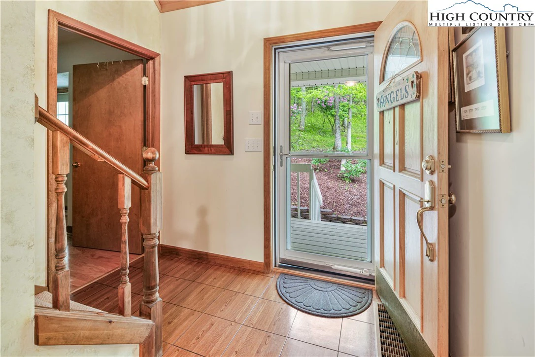 Image number 5 for the current listing