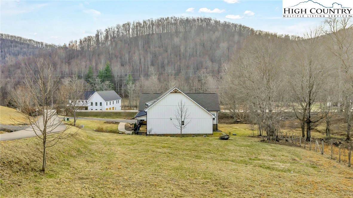 Image number 21 for the current listing