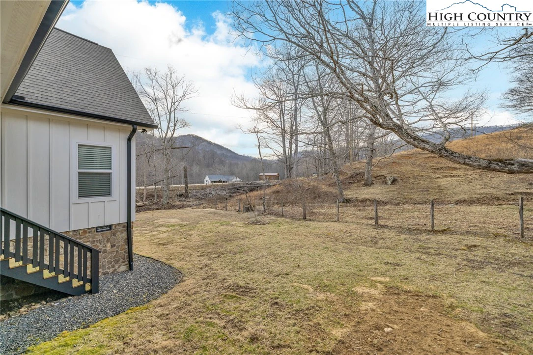 Image number 11 for the current listing