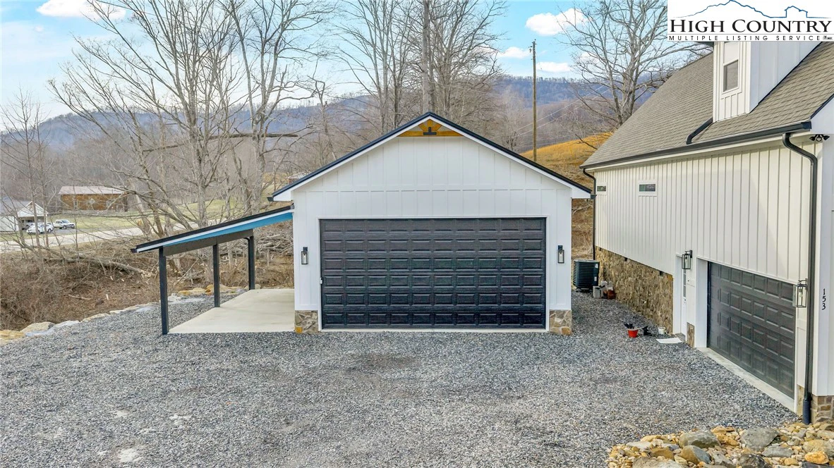Image number 18 for the current listing