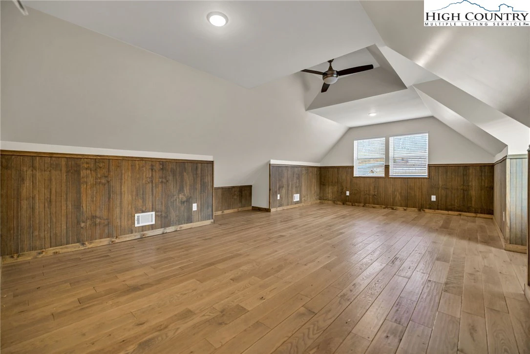 Image number 7 for the current listing