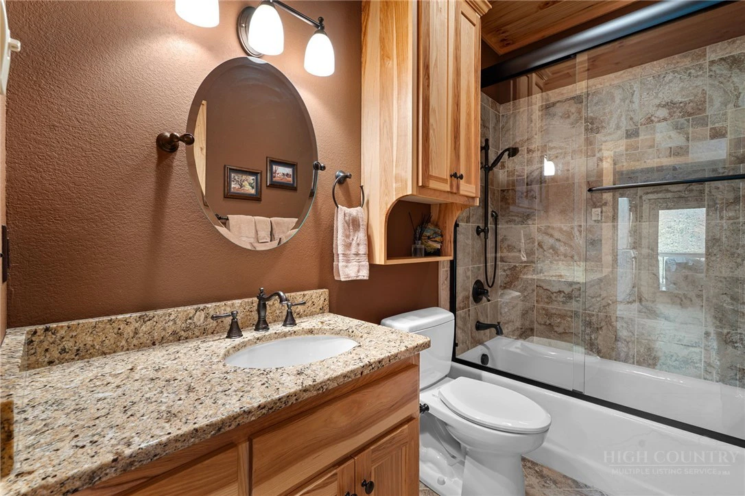 Image number 3 for the current listing