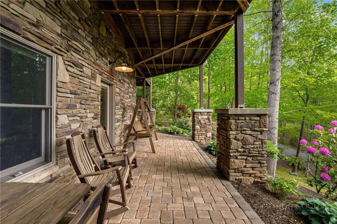 Image number 10 for the current listing
