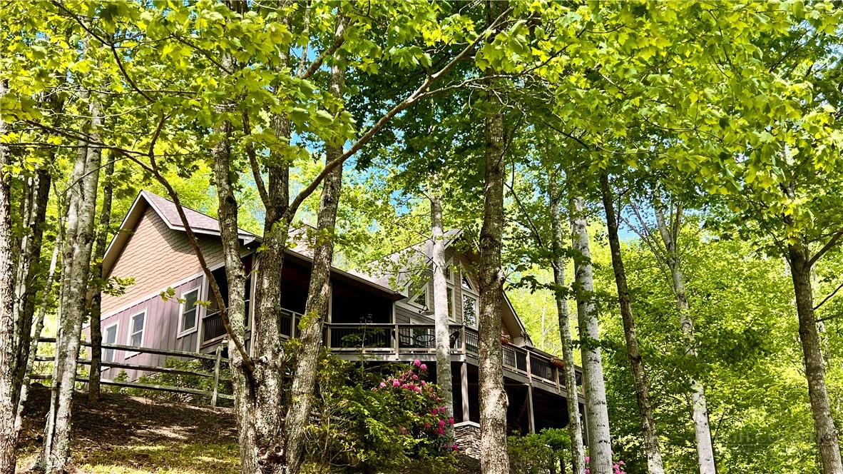 Image number 18 for the current listing