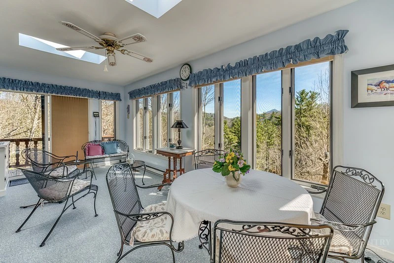 Image number 6 for the current listing