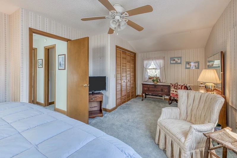 Image number 8 for the current listing