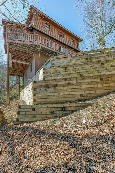 Image number 18 for the current listing