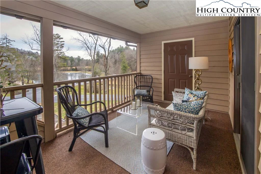 Image number 4 for the current listing