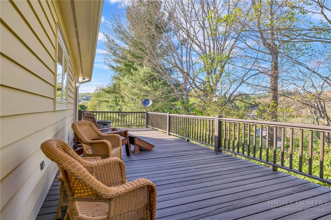 Image number 13 for the current listing