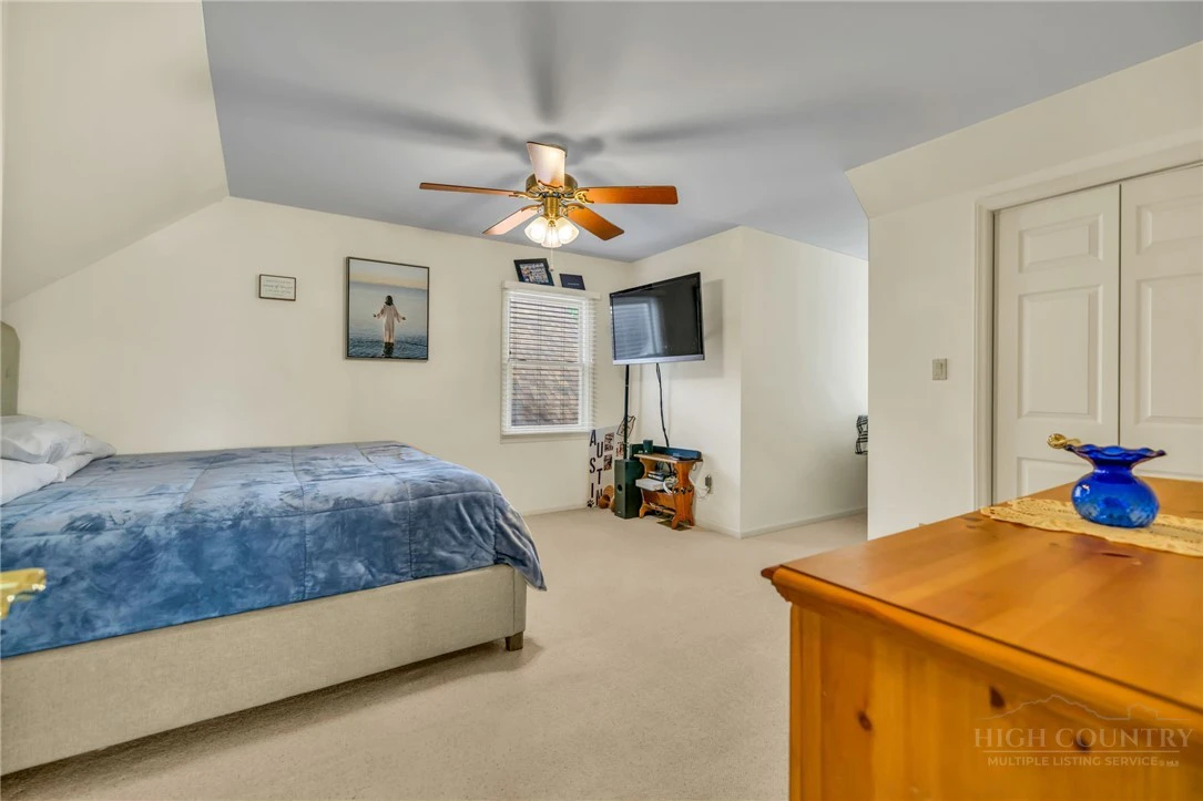 Image number 6 for the current listing