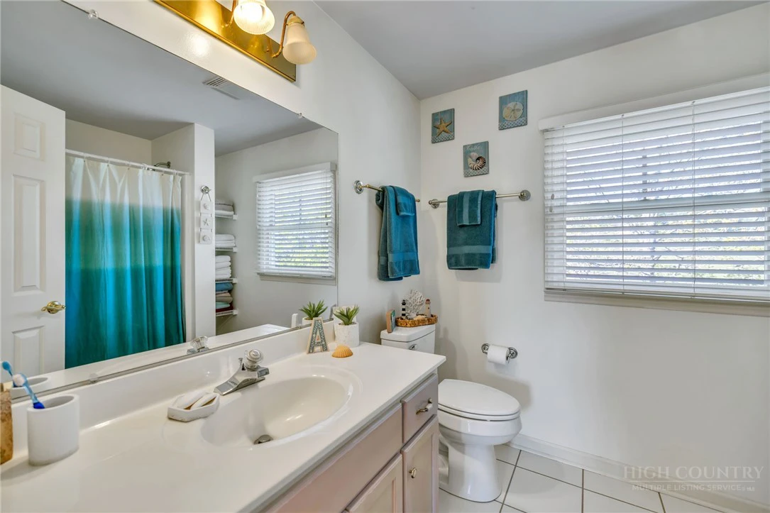 Image number 5 for the current listing