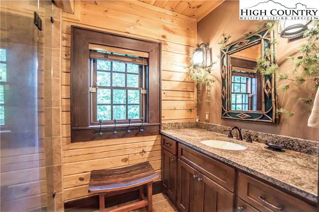Image number 7 for the current listing