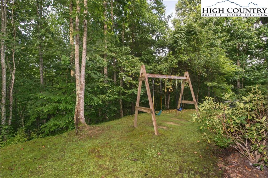 Image number 17 for the current listing