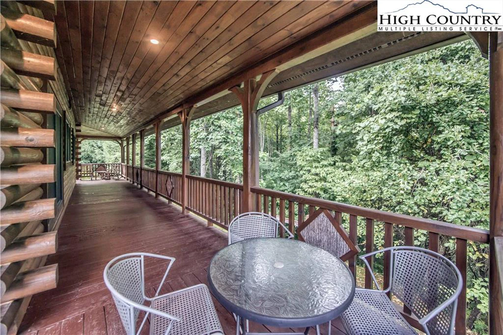 Image number 19 for the current listing