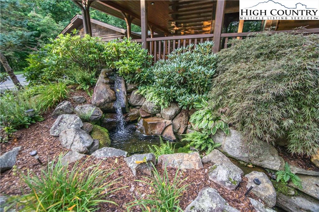 Image number 23 for the current listing