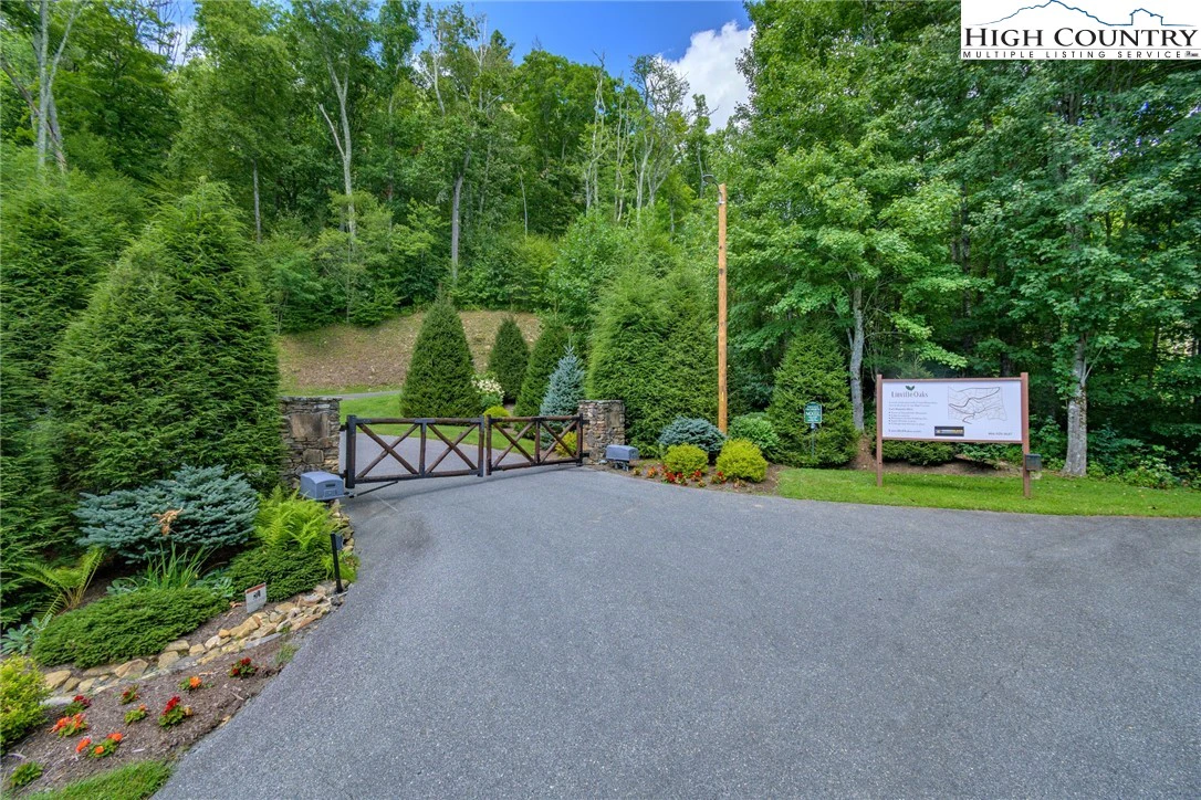 Image number 13 for the current listing