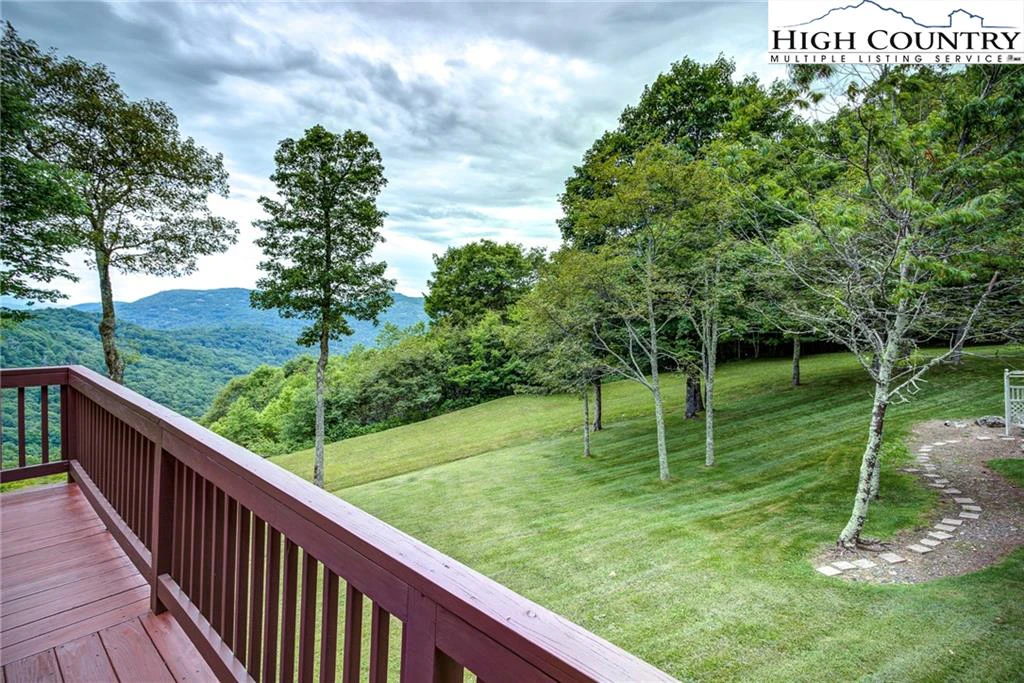 Image number 11 for the current listing