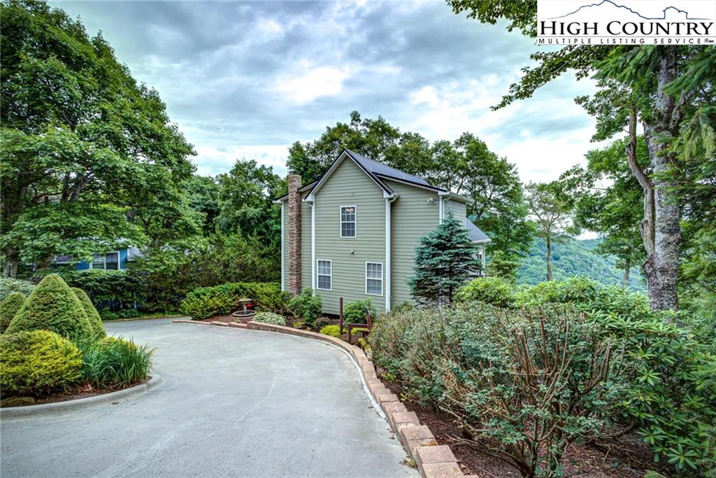 Image number 15 for the current listing