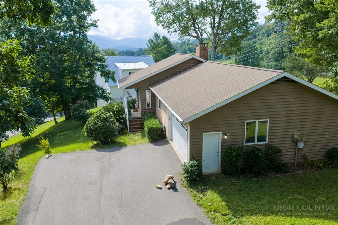 Image number 3 for the current listing