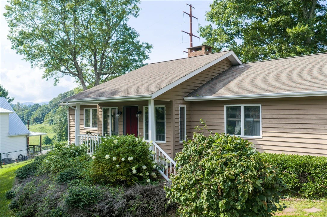 Image number 6 for the current listing