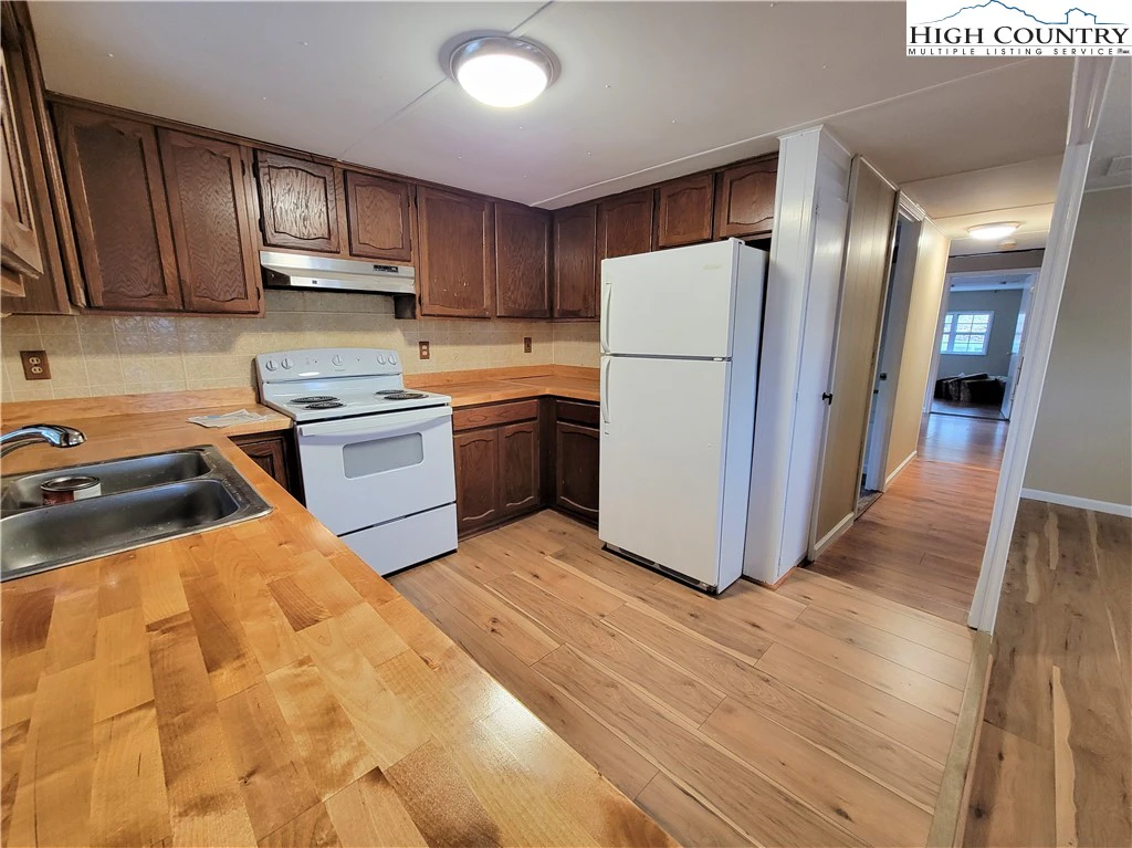 Image number 2 for the current listing