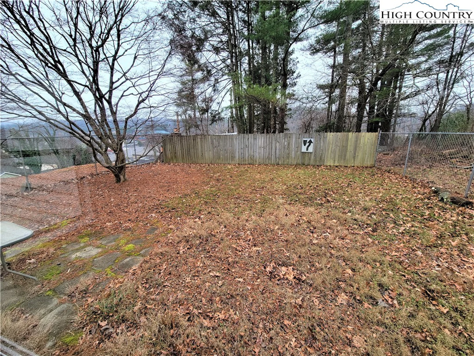 Image number 14 for the current listing