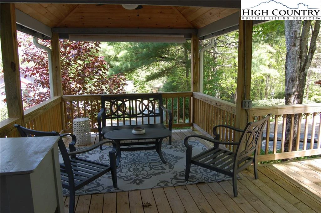 Image number 9 for the current listing