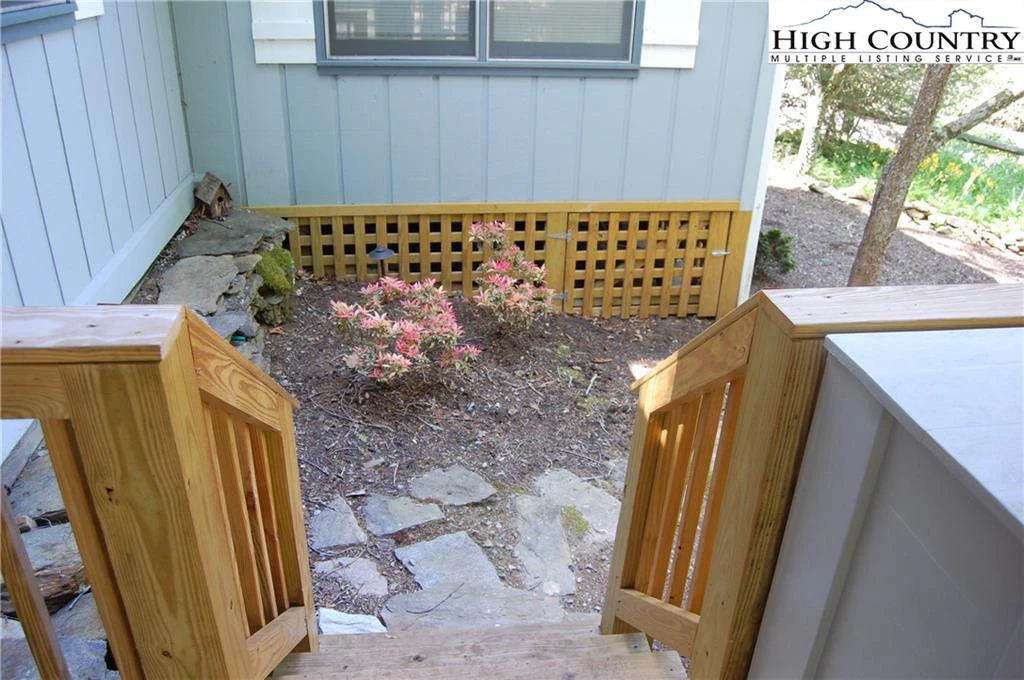 Image number 8 for the current listing