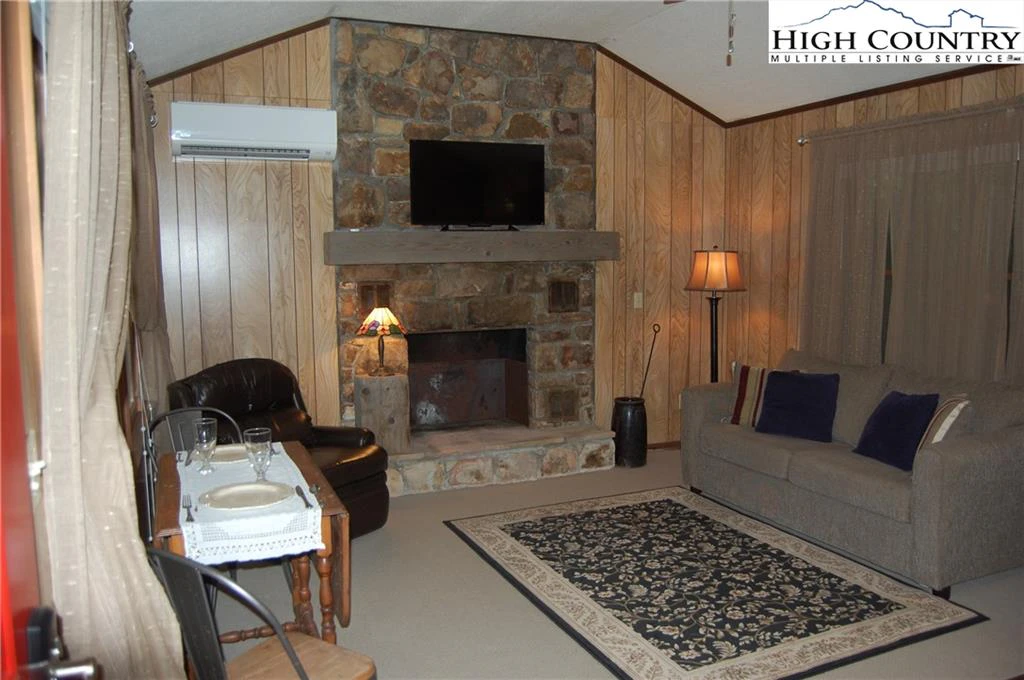 Image number 20 for the current listing