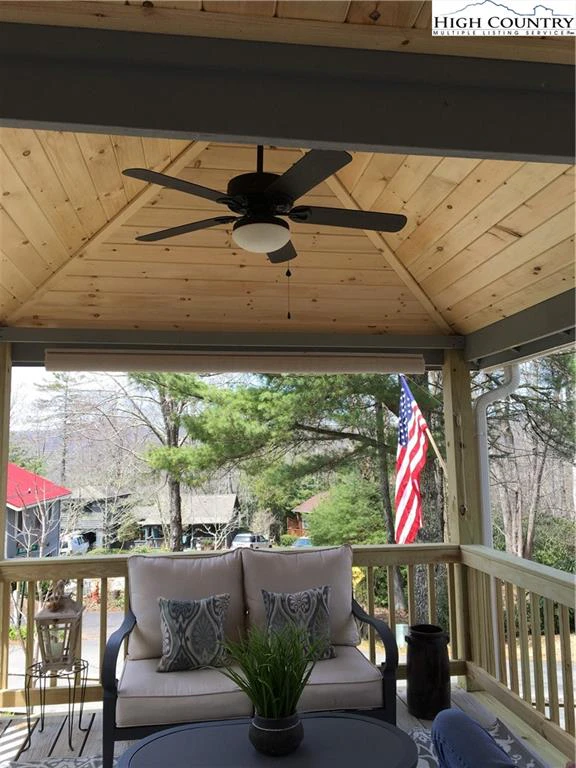 Image number 3 for the current listing