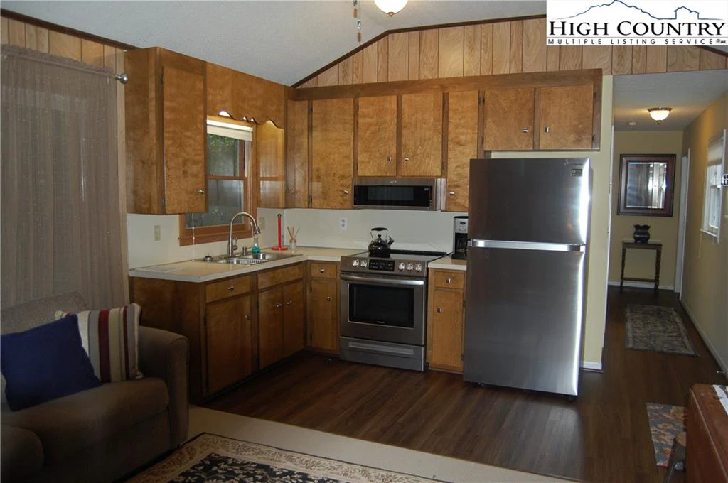 Image number 19 for the current listing