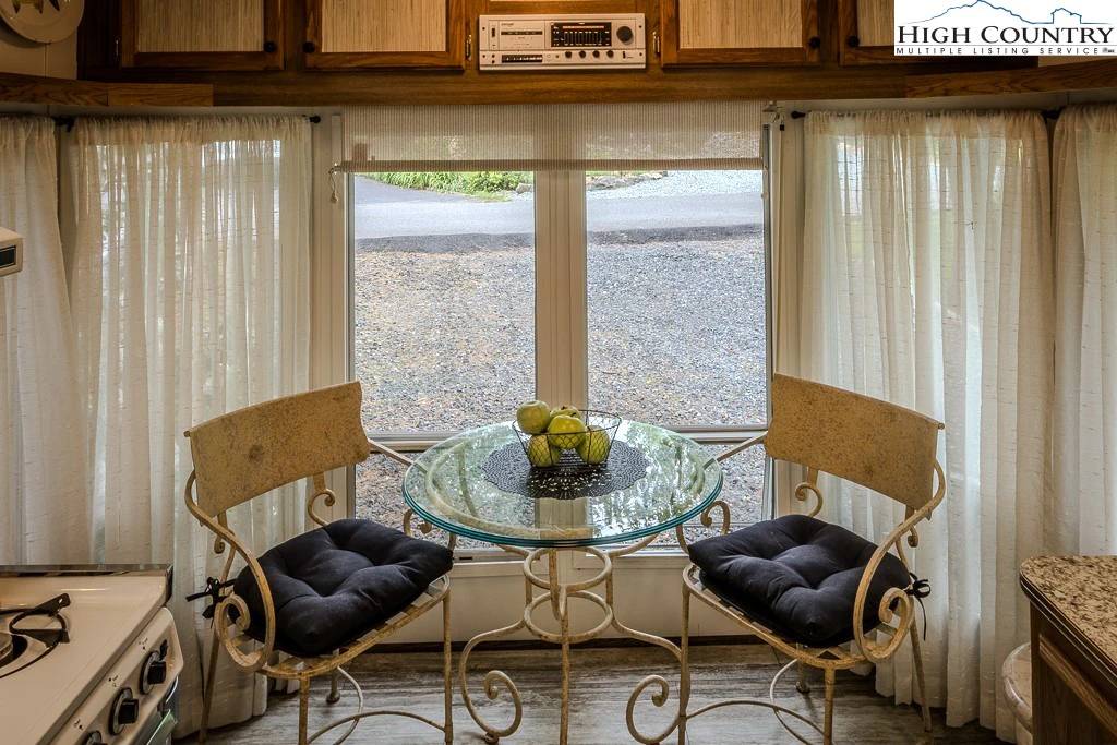 Image number 12 for the current listing