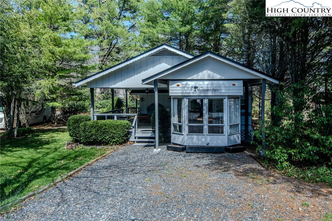 Image number 3 for the current listing