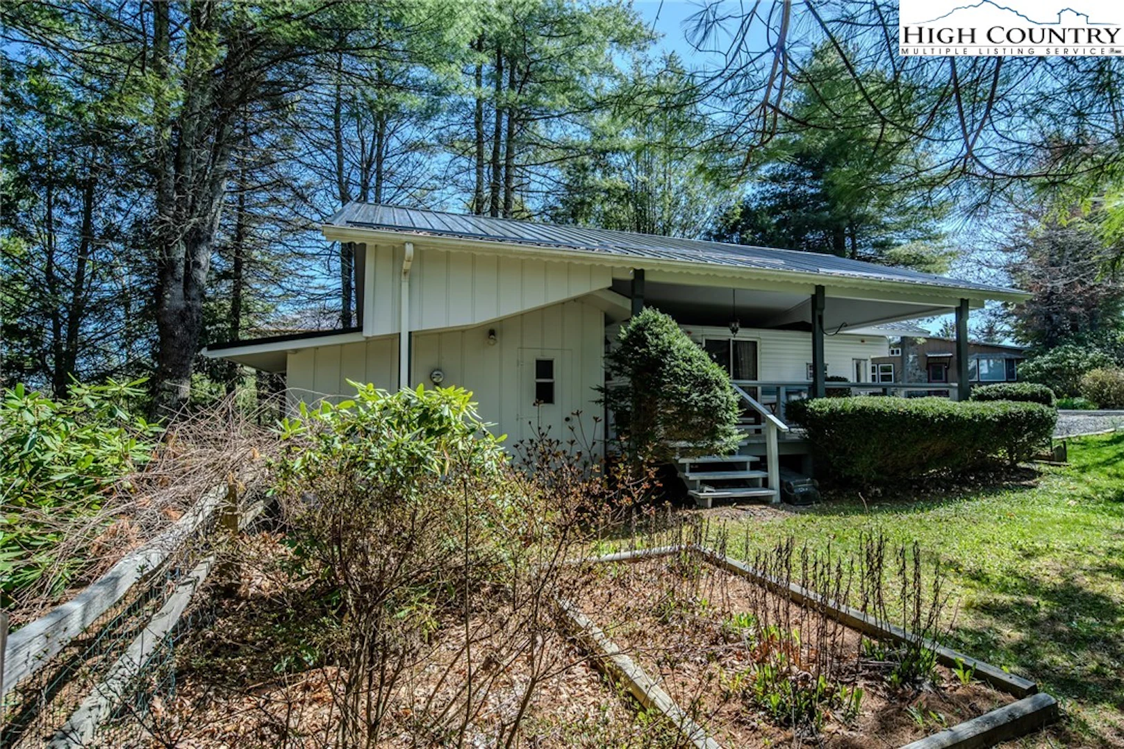 Image number 21 for the current listing