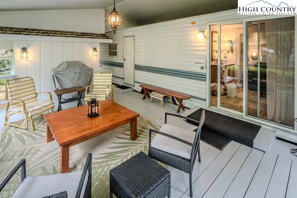 Image number 2 for the current listing