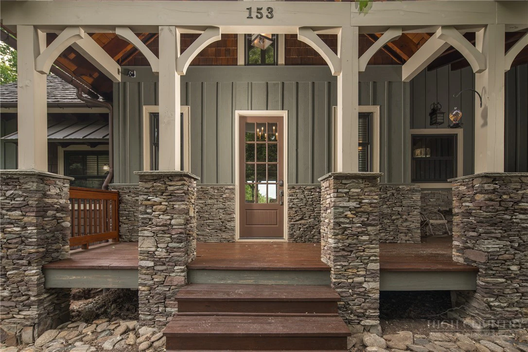 Image number 15 for the current listing