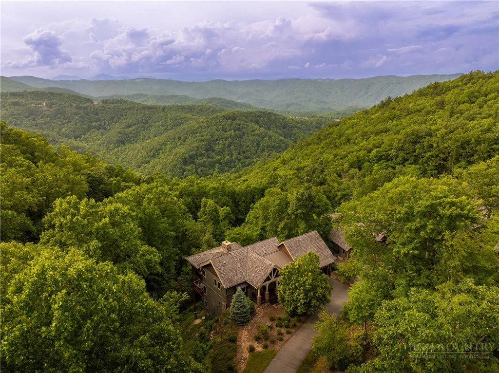 Image number 19 for the current listing