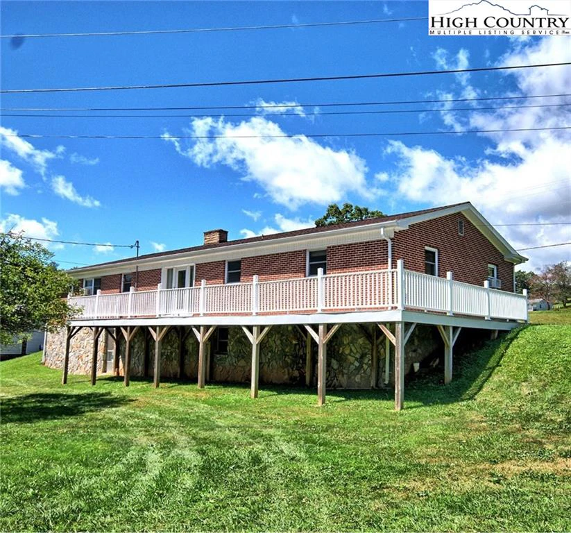 Image number 1 for the current listing