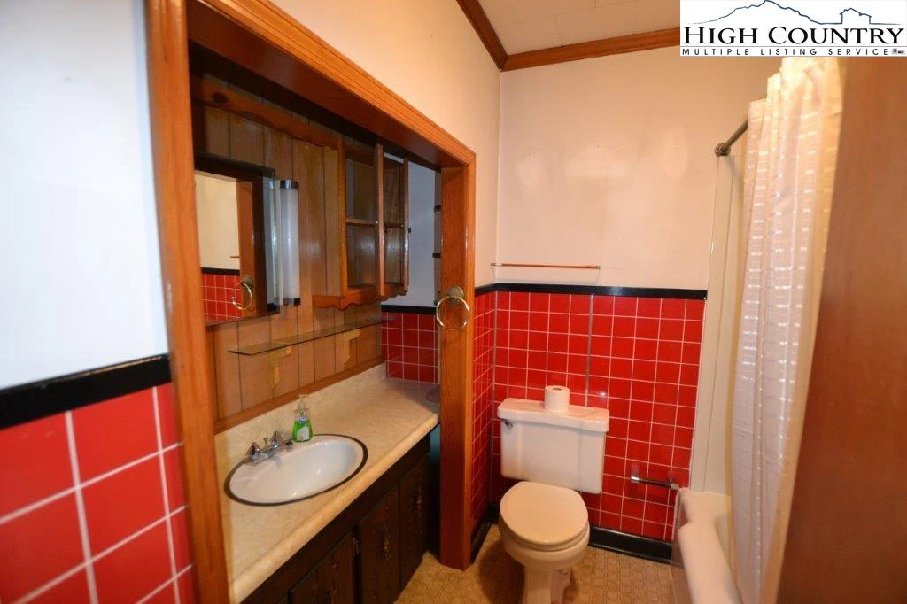 Image number 9 for the current listing