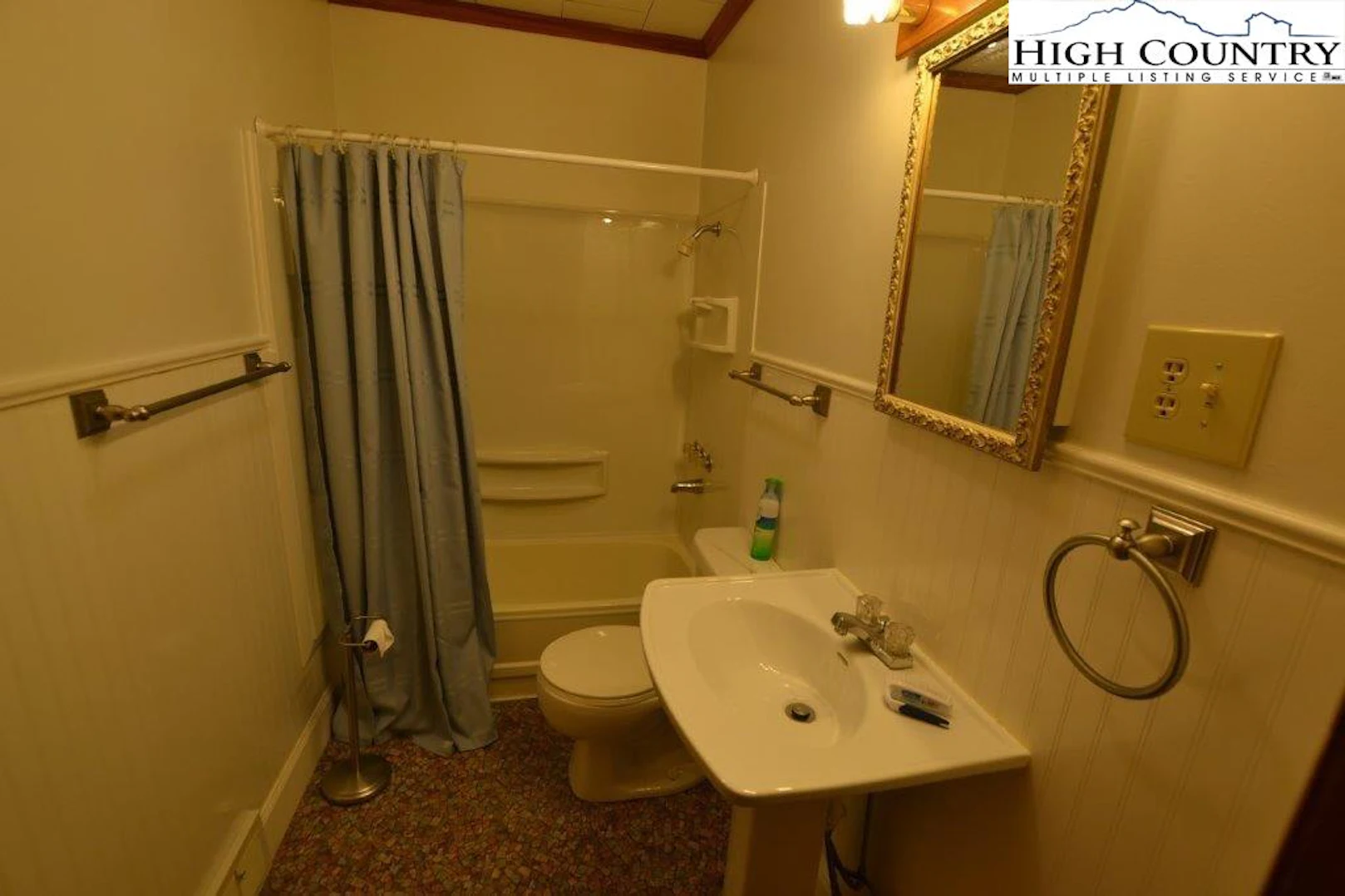 Image number 3 for the current listing