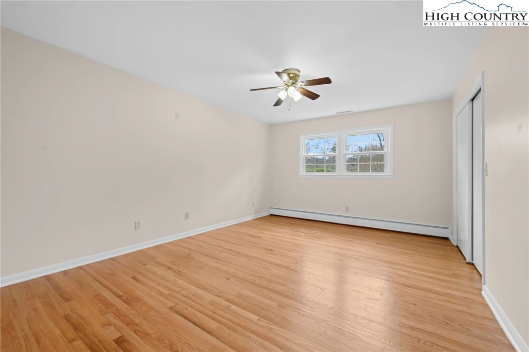 Image number 6 for the current listing