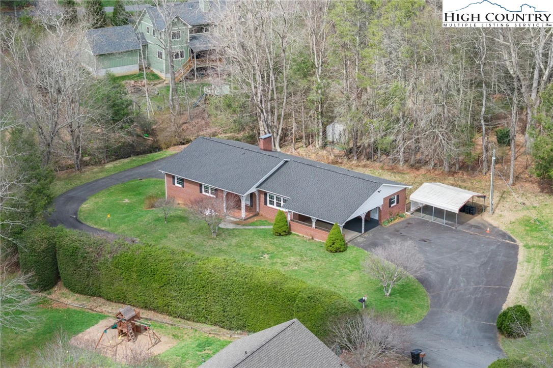 Image number 1 for the current listing