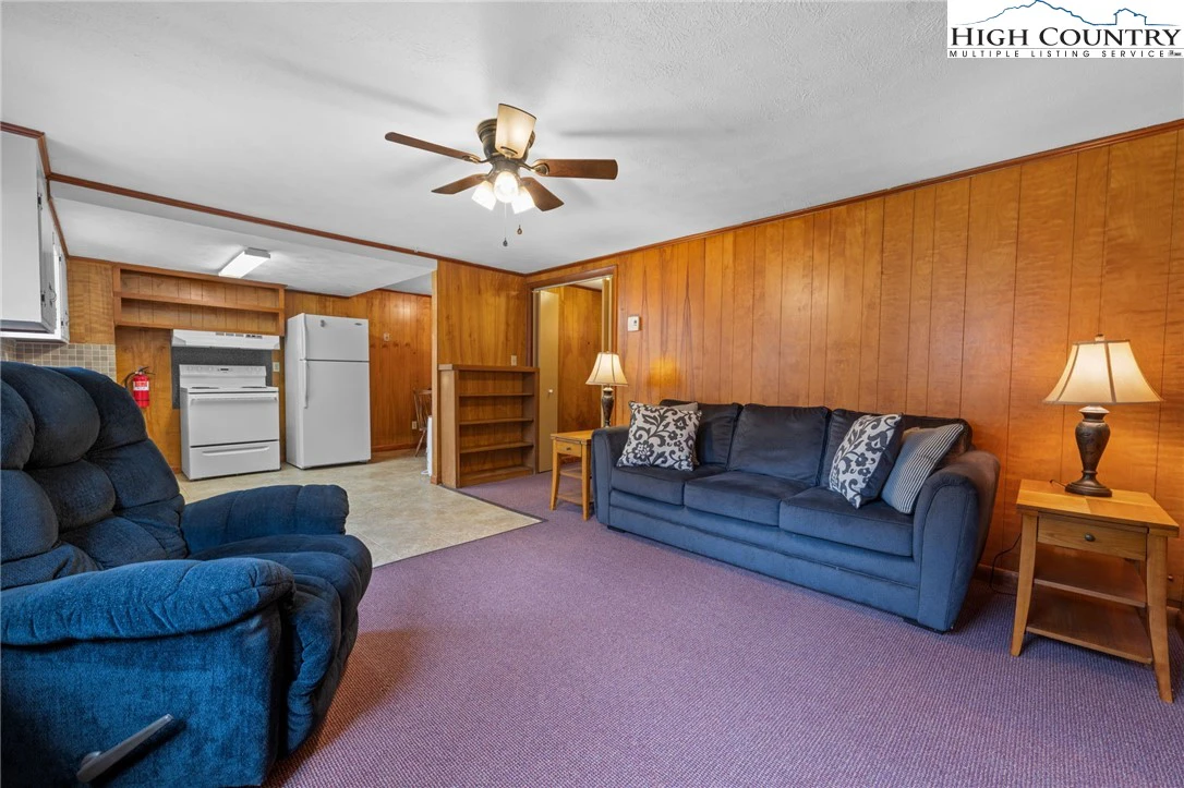 Image number 20 for the current listing
